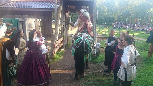 Silas preparing to marshal with the Court and the squires looking on